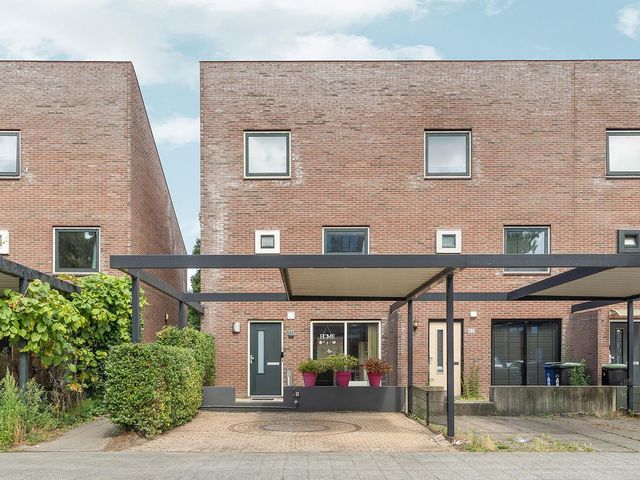 Laan der V.O.C. 83, Almere