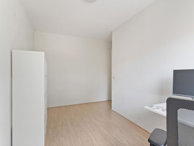 Laan der V.O.C. 83, Almere