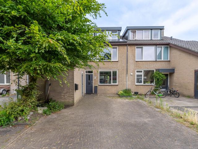 Mambostraat 80, Venray