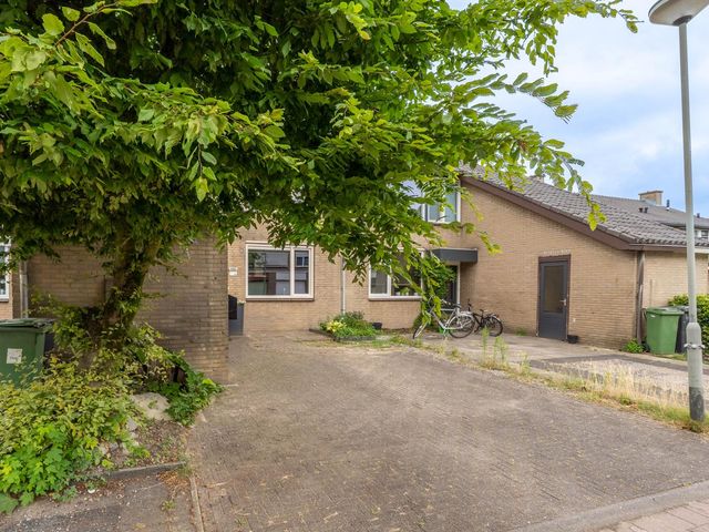 Mambostraat 80, Venray