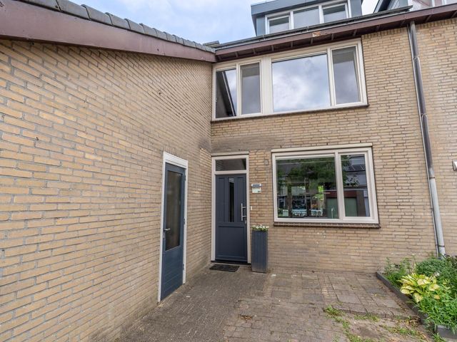 Mambostraat 80, Venray
