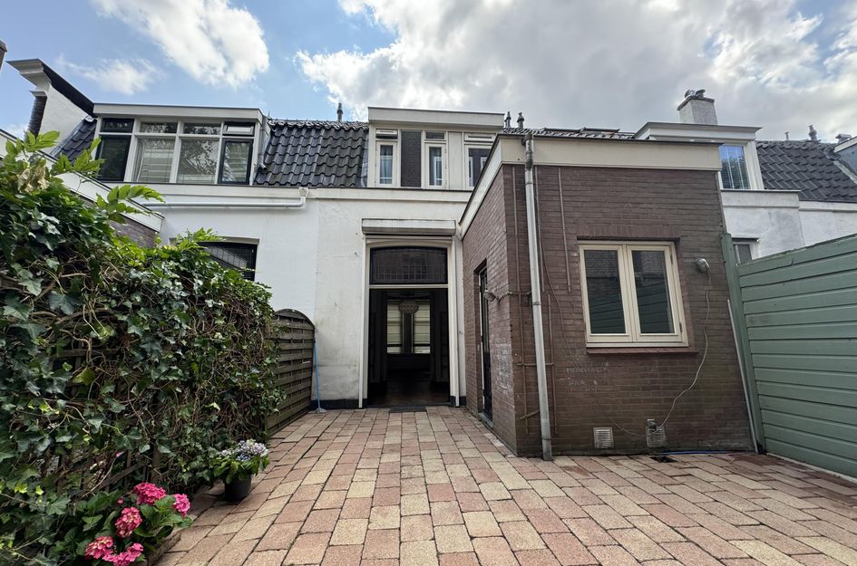 Adriaanstraat 22