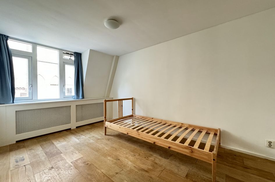 Adriaanstraat 22