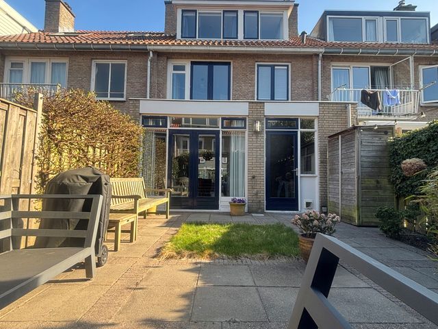 Ursulaland 85, Den Haag