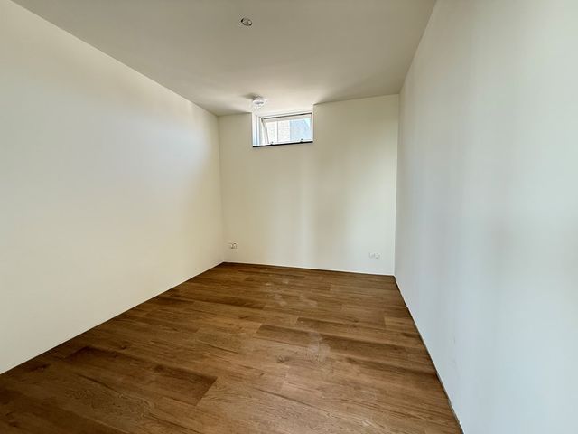Westzeedijk 587, Rotterdam