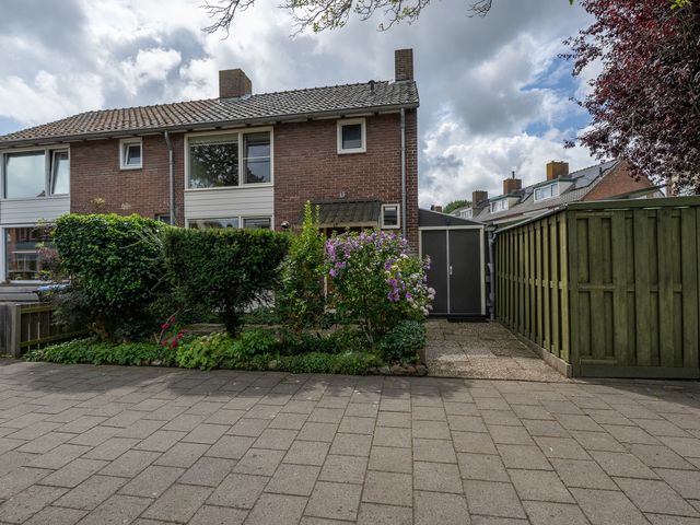 Pelikaanstraat 17, Krommenie