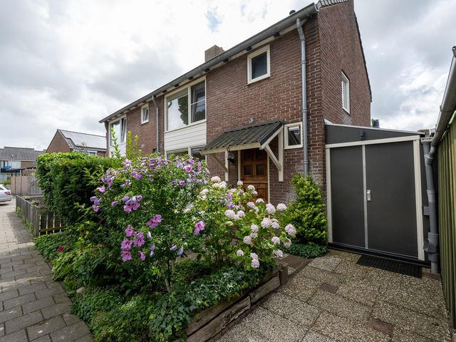 Pelikaanstraat 17, Krommenie