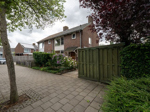 Pelikaanstraat 17, Krommenie
