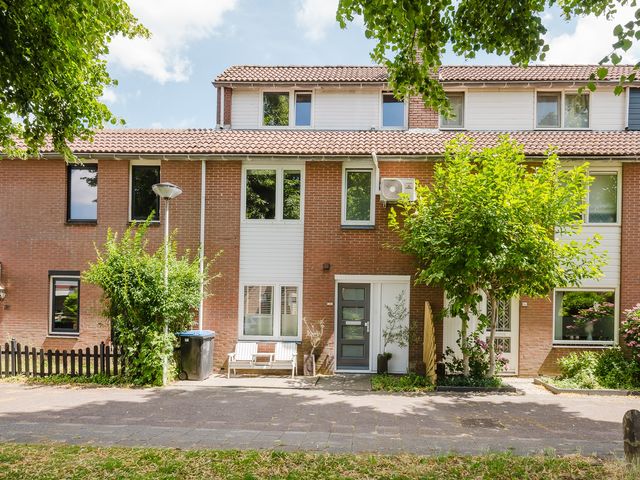 Perengaard 16, Spijkenisse