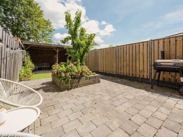 Perengaard 16, Spijkenisse