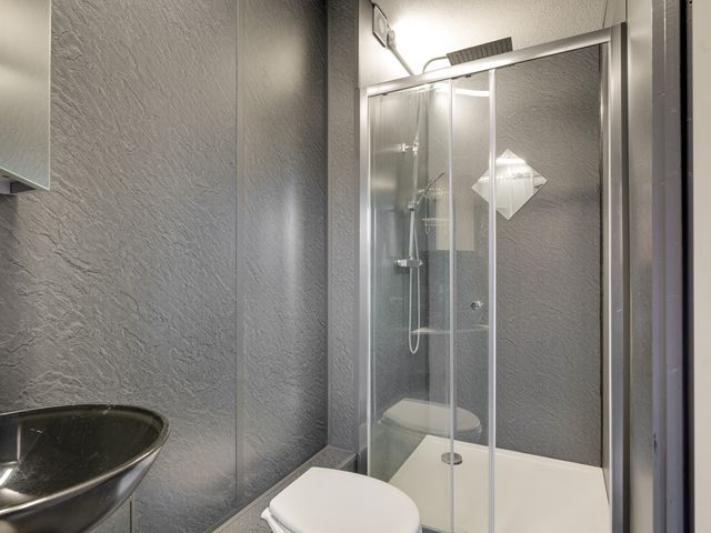 Alikruiksingel 4, Den Haag