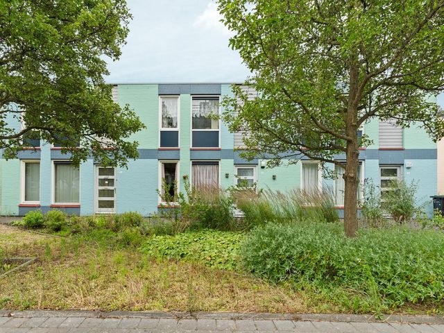 Hennahof 55, Almere