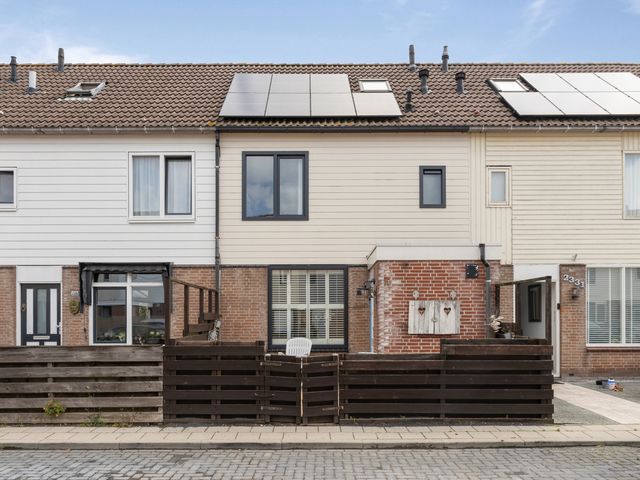 Kruiszwin 2330, Julianadorp