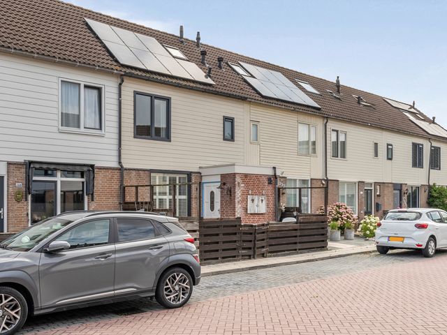 Kruiszwin 2330, Julianadorp