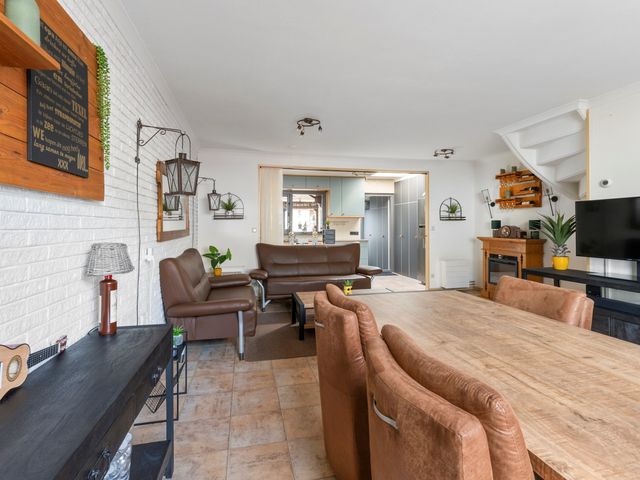 Kruiszwin 2330, Julianadorp