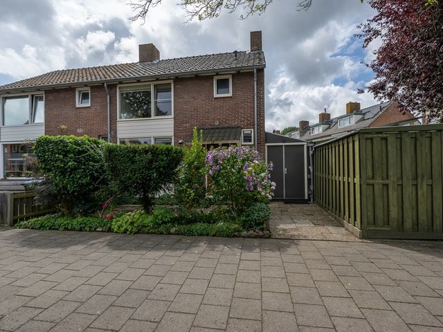 Pelikaanstraat 17, Krommenie
