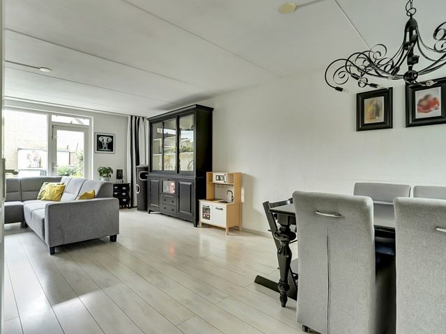 Tulpstraat 9, 's-Gravendeel