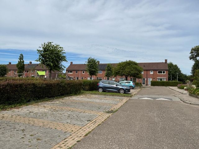 Zwanenplein 9, Burgerbrug