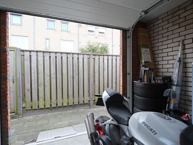 Marguerite Durasstraat 82, Spijkenisse