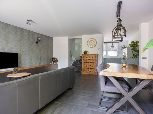 Louise Hardenbergsingel 11, Leiden