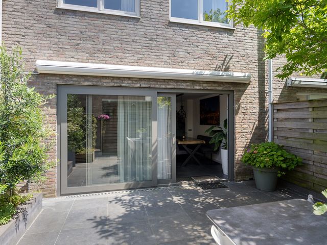 Louise Hardenbergsingel 11, Leiden