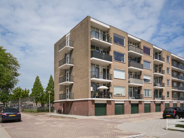 Oranjehof 77, Leerdam