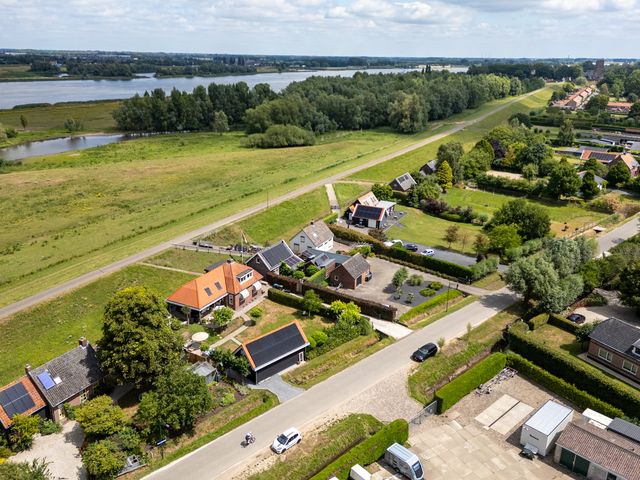 Groenendijk 8, Woudrichem