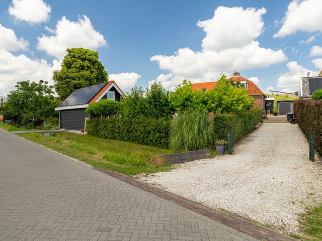 Groenendijk 8, Woudrichem