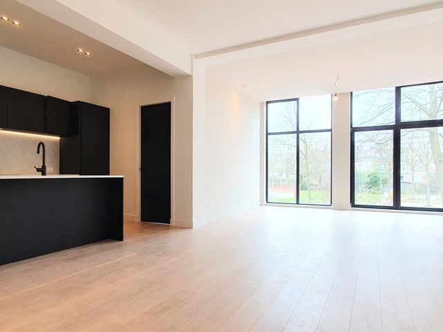 Hilledijk 83A, Rotterdam