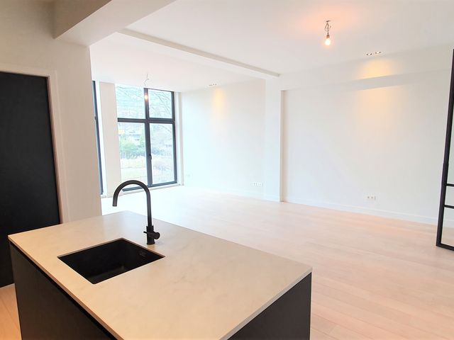 Hilledijk 83A, Rotterdam