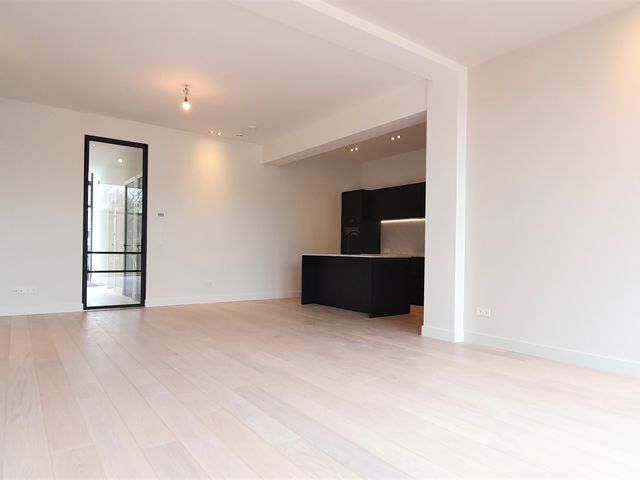 Hilledijk 83A, Rotterdam