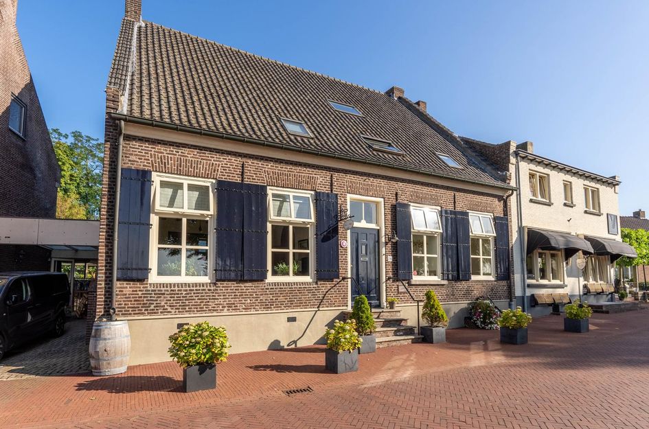 Grotestraat 36