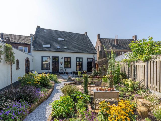 Grotestraat 36, Well L