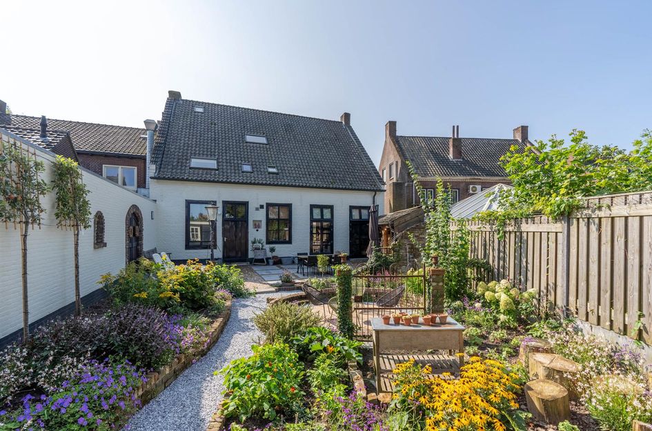 Grotestraat 36