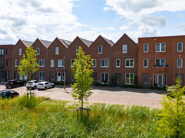Cypruskade 12, Almere