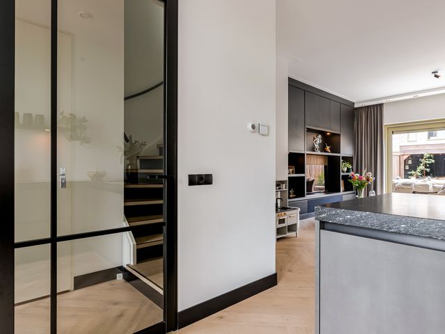 Cypruskade 12, Almere