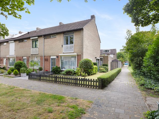 Kievitstraat 2, Helmond