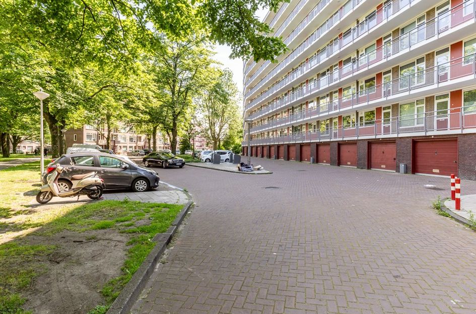Burgemeester de Vlugtlaan 325