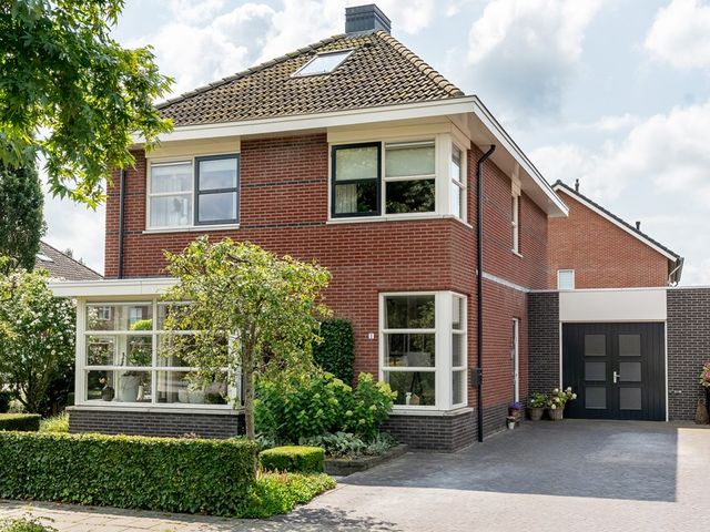 Molckenbourstraat 1, Hardenberg