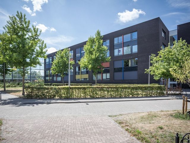 De Klok 76, Vlijmen