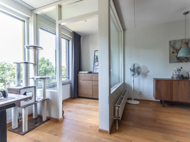 De Klok 76, Vlijmen