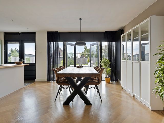 Volkerakstraat 15, Herkingen
