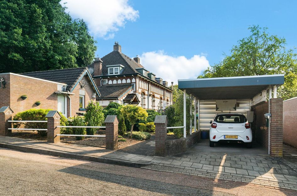 Onze-Lieve-Vrouwestraat 2