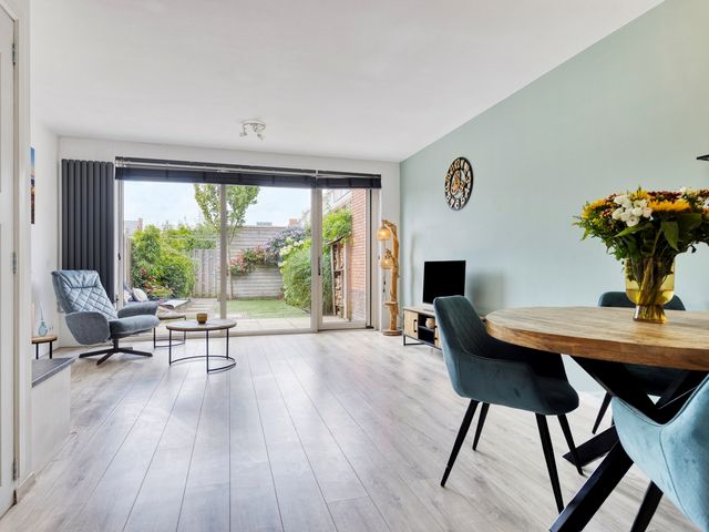 Vennemeerstraat 12, Leiden