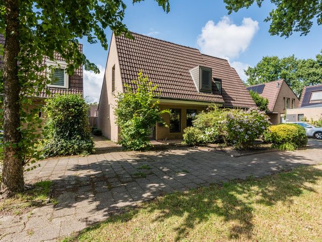 Roerdomplaan 204, Hoogeveen