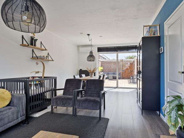 Marshallstraat 5, Zetten