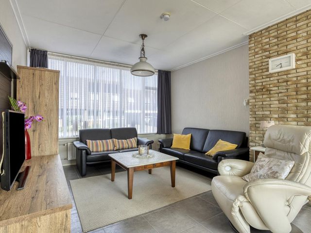 Calandstraat 24, Axel