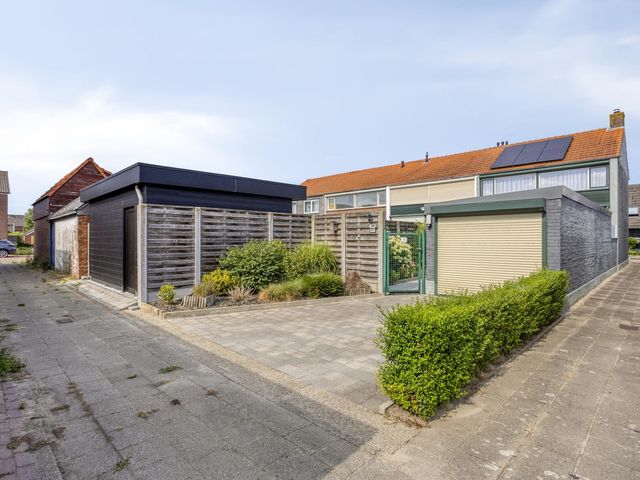 Calandstraat 24, Axel