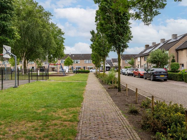 Molenhof 4, Wijk en Aalburg