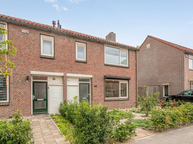 Burg van Poppelstraat 49, Gilze